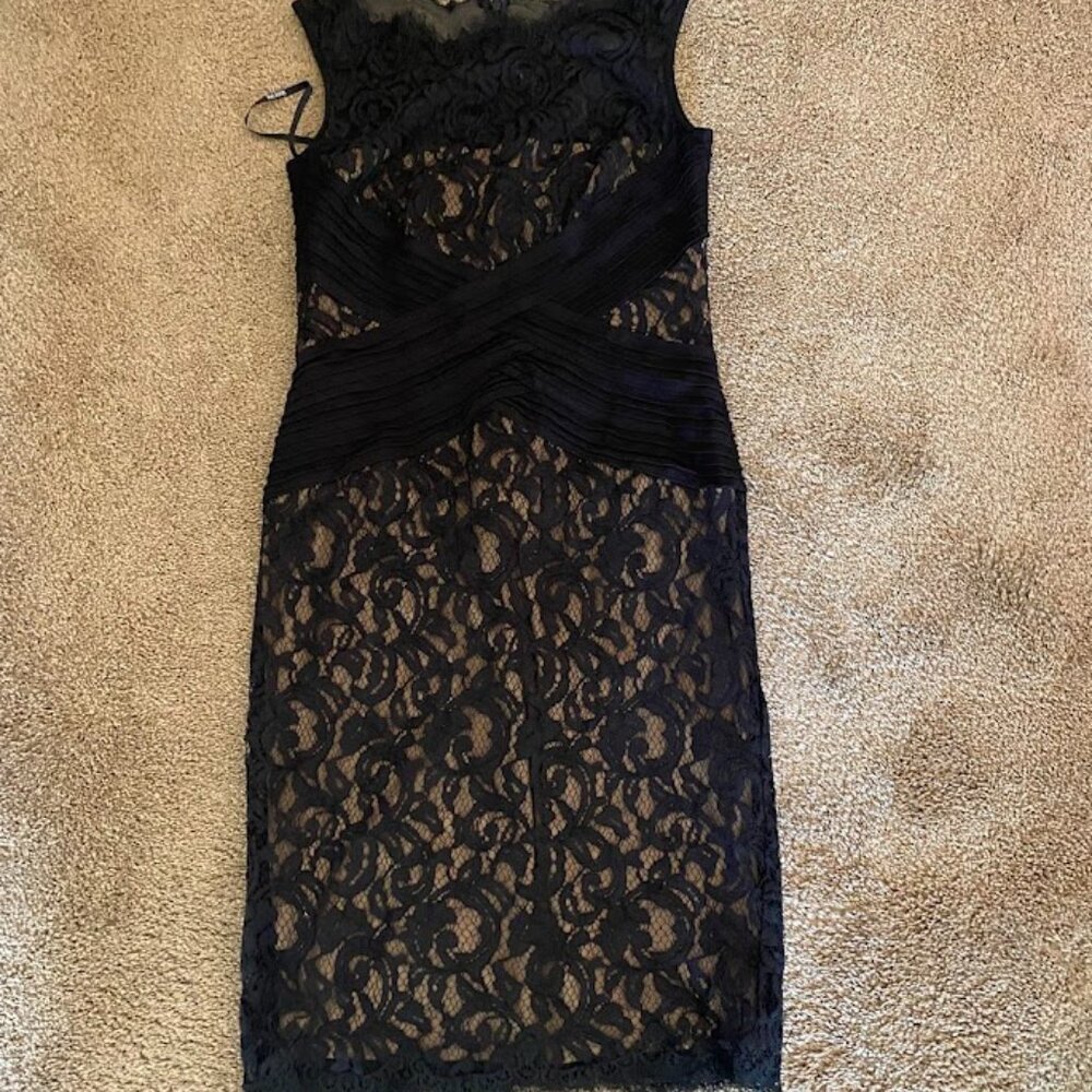 [Tadashi Shoji] Black/Nude Lace Dress